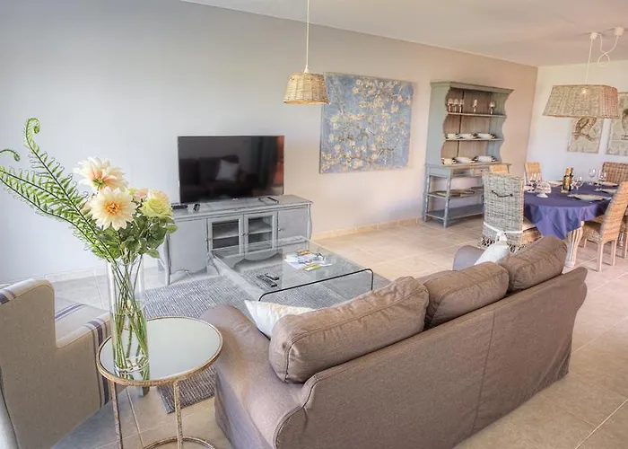 וילה Caleta Beach & Golf *