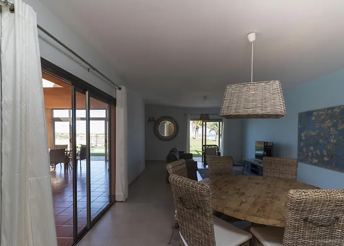 Caleta Beach & Golf 科斯塔德安提瓜